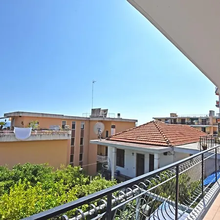 Blue Paradise Terrace Apartament 圣雷默